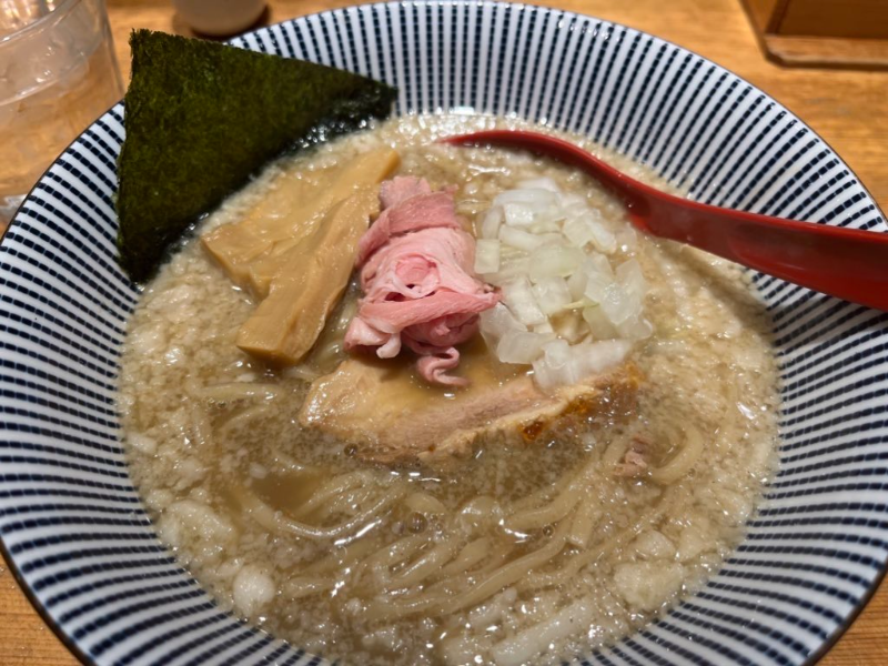 背脂煮干し醤油らー麺（ネギ抜き）