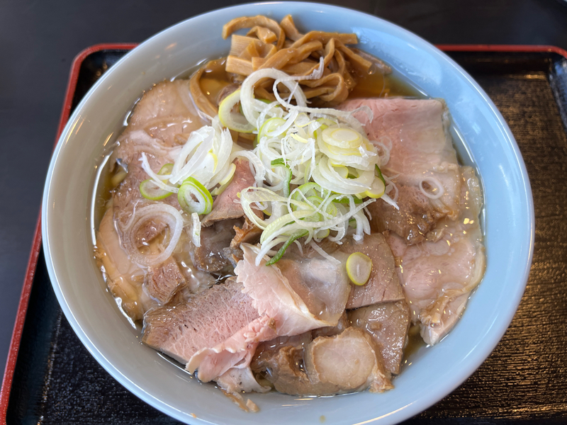 チャーシュー麺。麺が見えない！